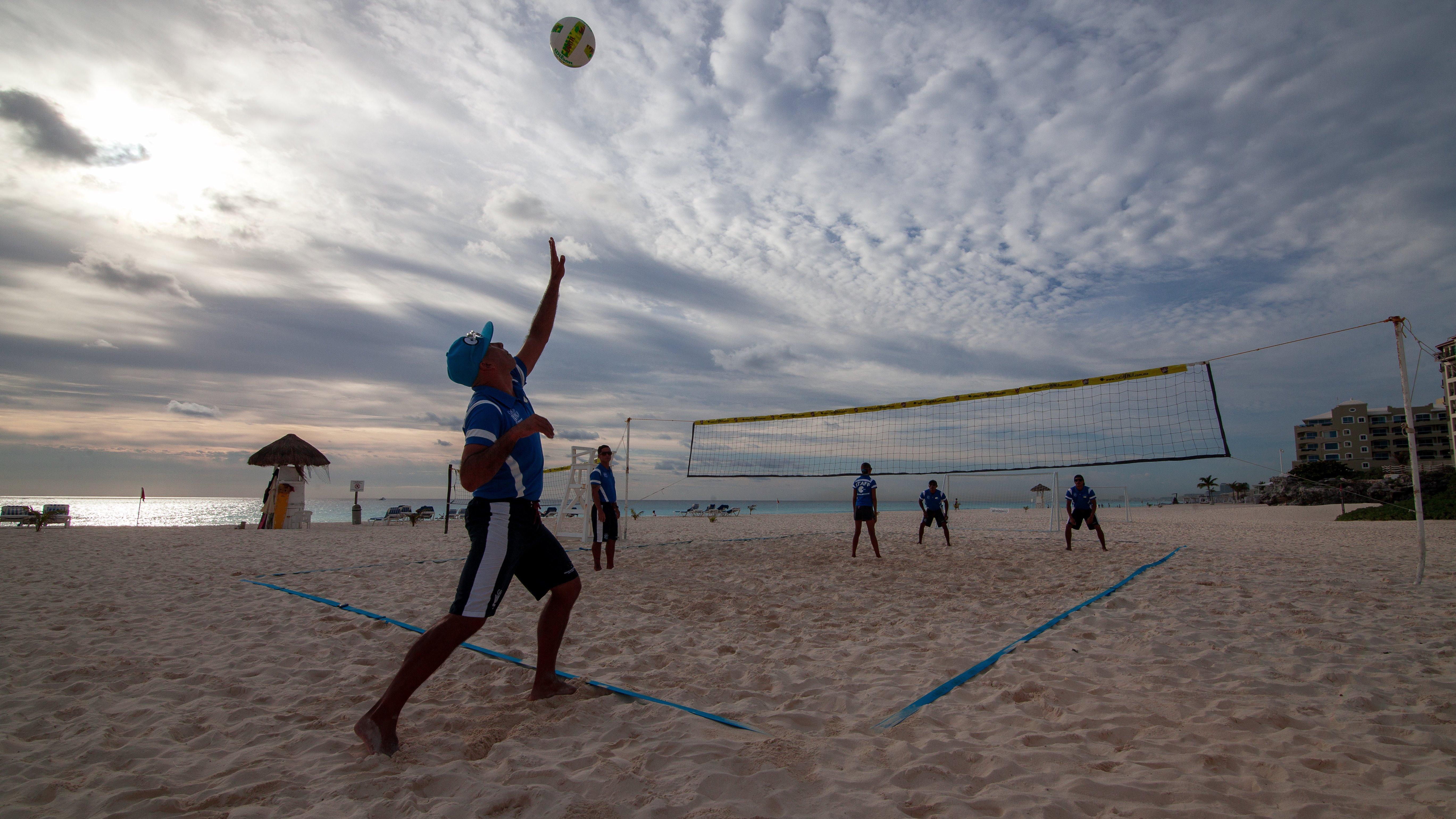 Grand Park Royal Cancun (Adults Only) Cancún Exterior foto Beach volleyball